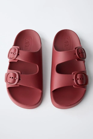 Резиновые сандалии с пряжками