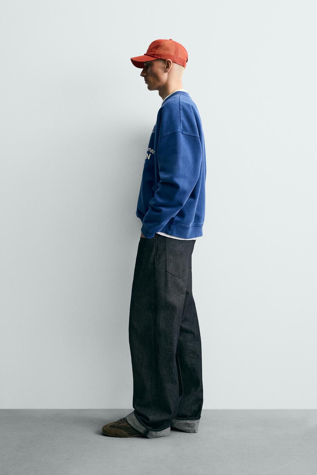 ТОЛСТОВКА BOXY FIT С НАДПИСЯМИ И ПРИНТАМИ