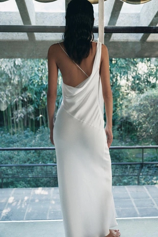 Атласное платье с открытой спиной- Заказать в России