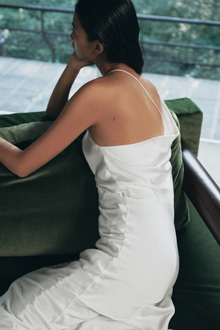 Атласное платье с открытой спиной- Заказать в России