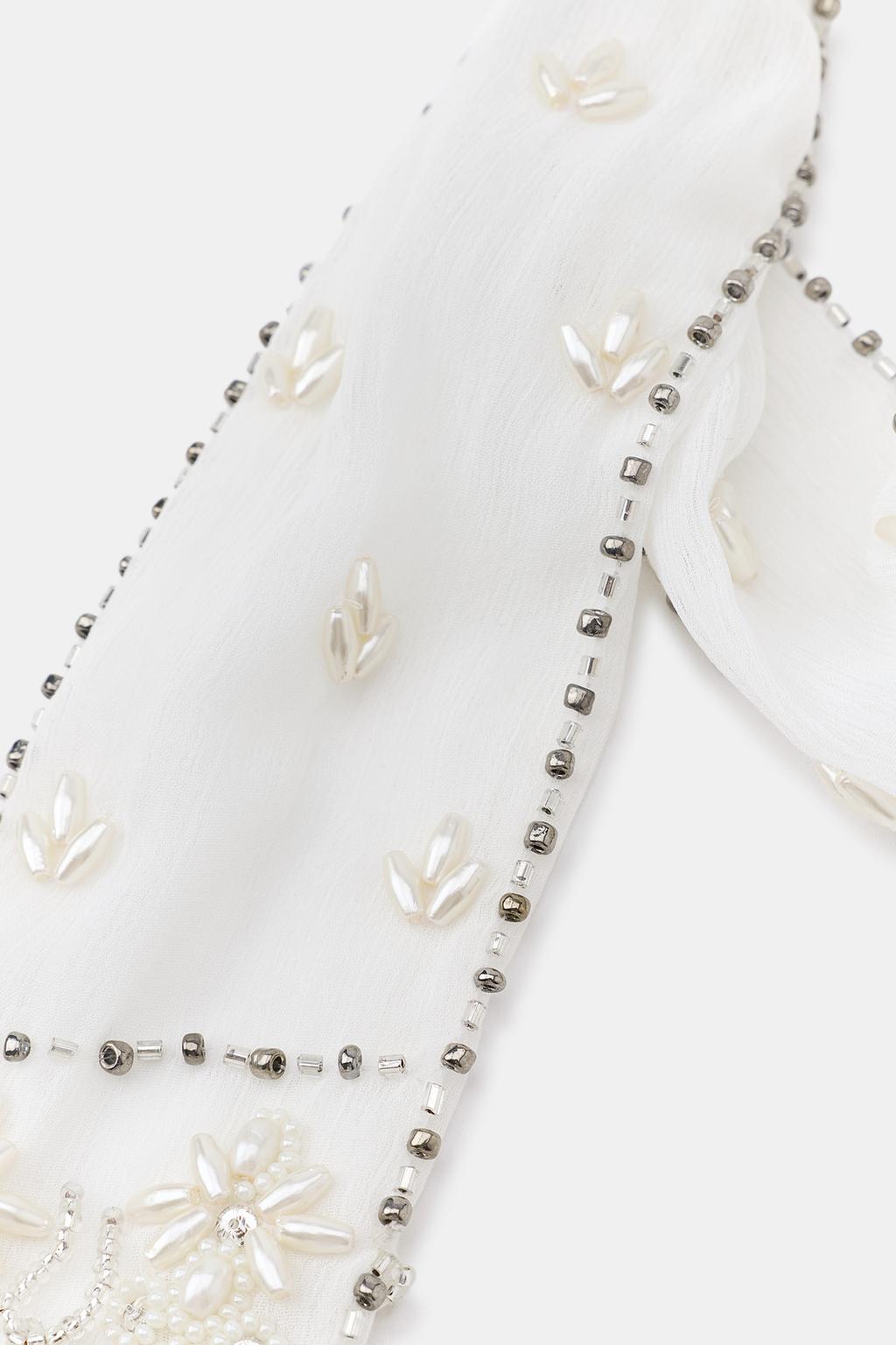 БАНДАНА С БУСИНАМИ И СТРАЗАМИ LIMITED EDITION