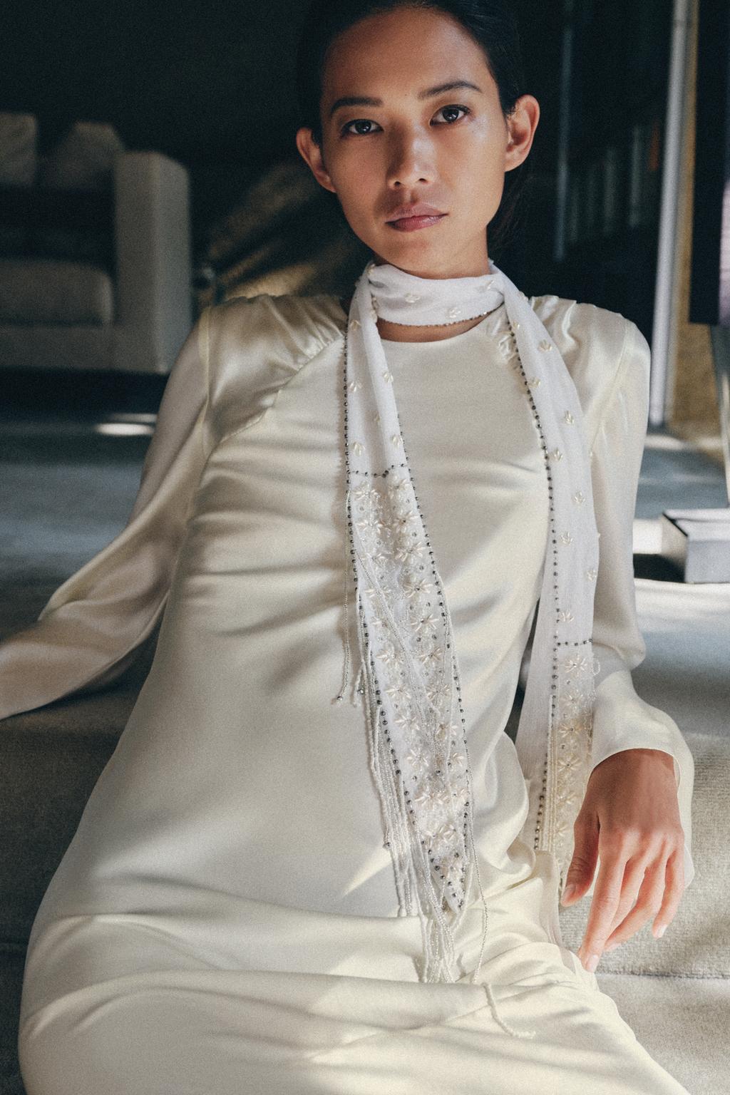 БАНДАНА С БУСИНАМИ И СТРАЗАМИ LIMITED EDITION