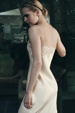 Атласное платье миди с кружевом- Заказать в России