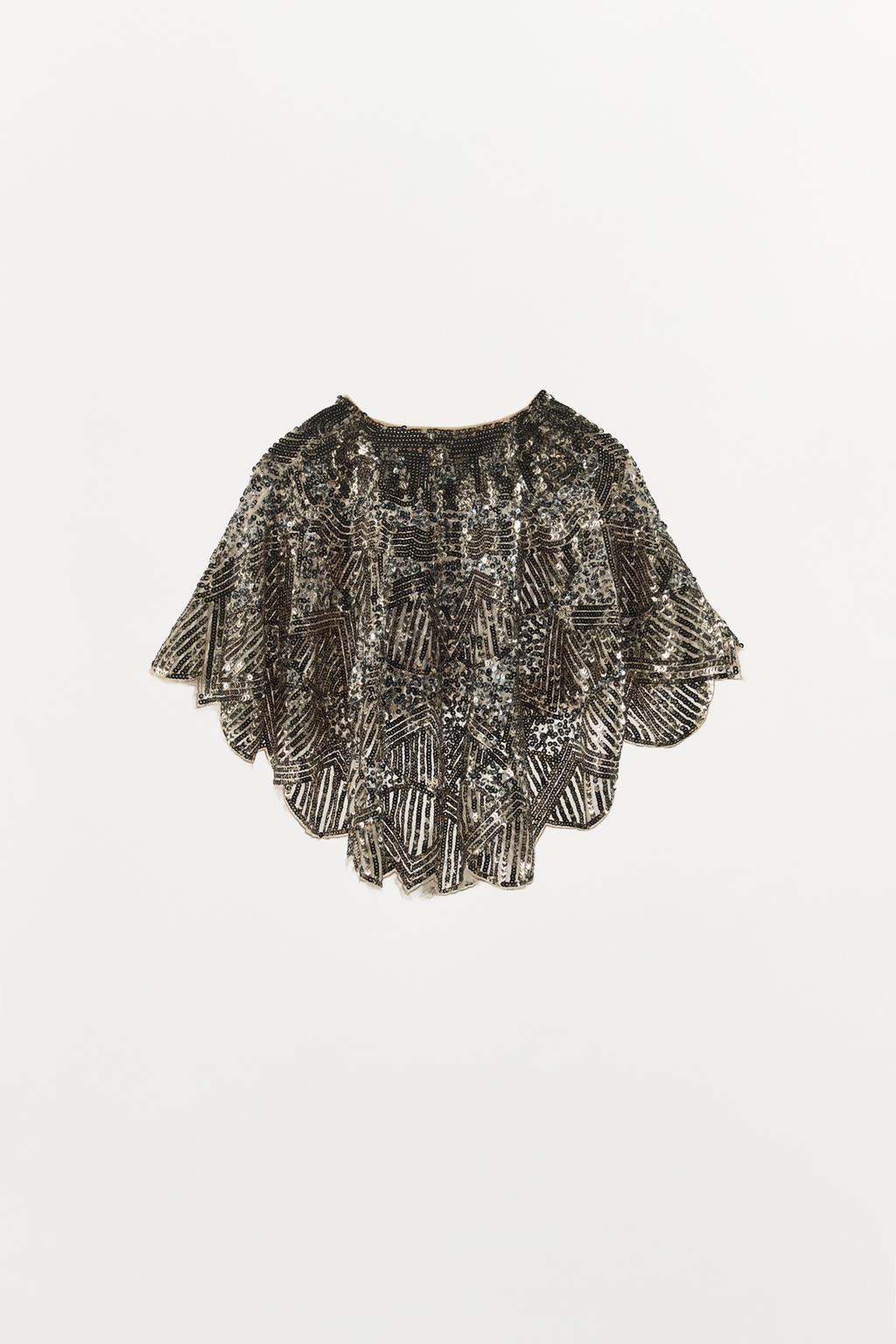 НАКИДКА С ВЫШИВКОЙ И ПАЙЕТКАМИ