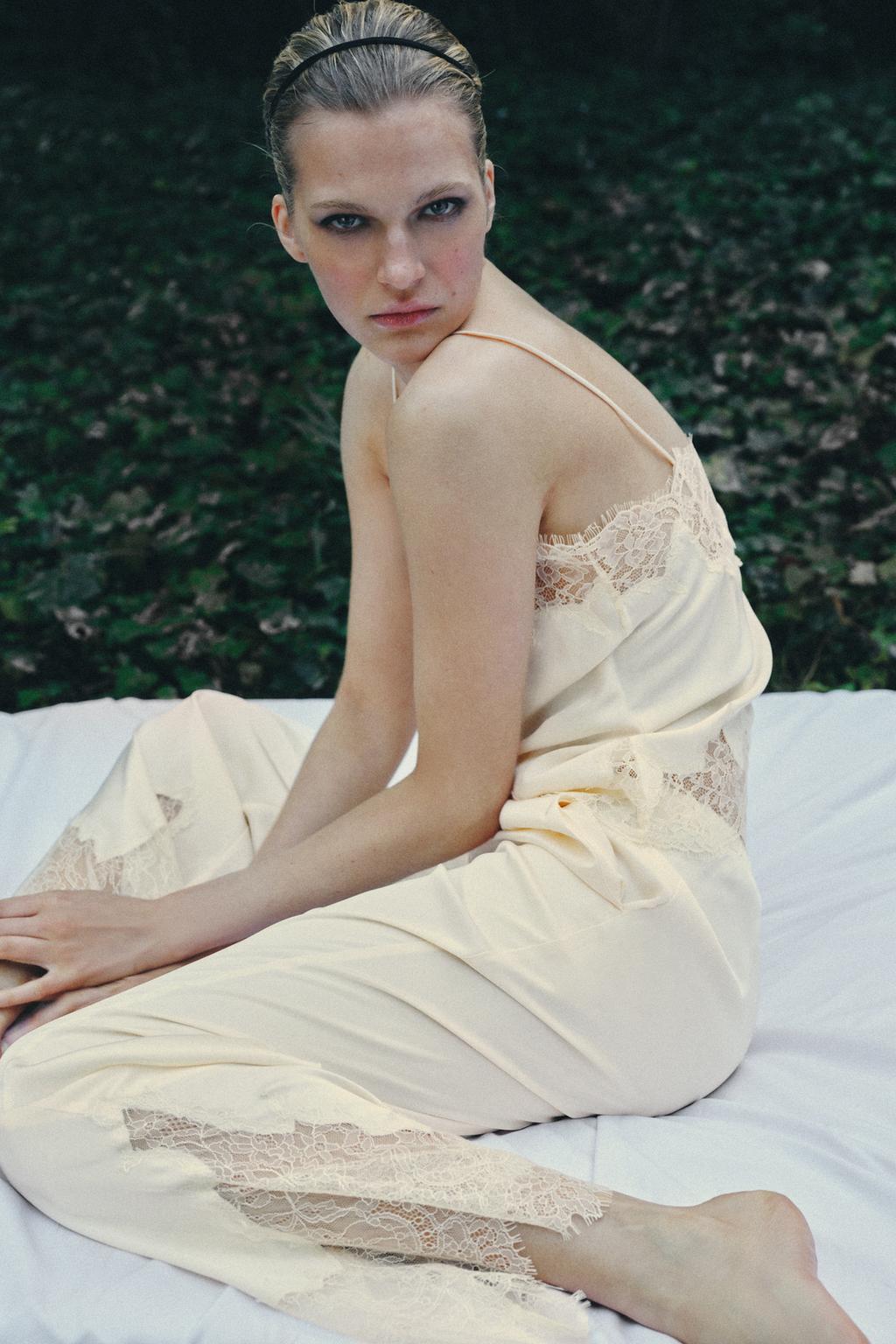 АТЛАСНЫЙ ТОП С КРУЖЕВОМ В БЕЛЬЕВОМ СТИЛЕ