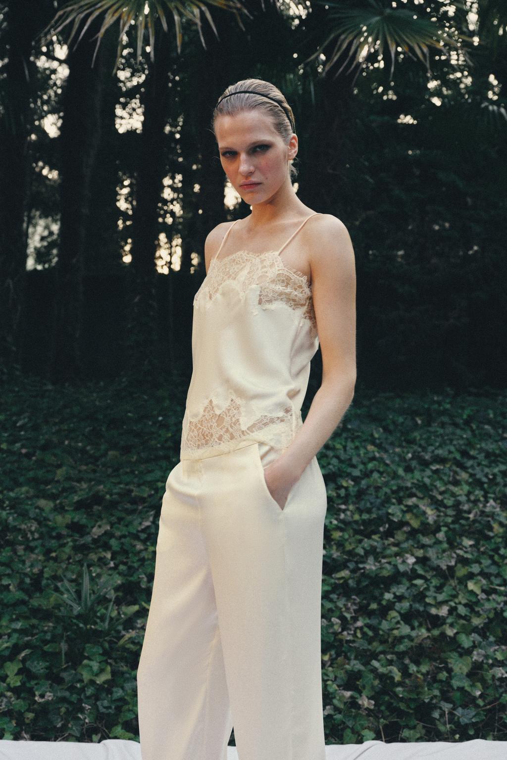 АТЛАСНЫЙ ТОП С КРУЖЕВОМ В БЕЛЬЕВОМ СТИЛЕ