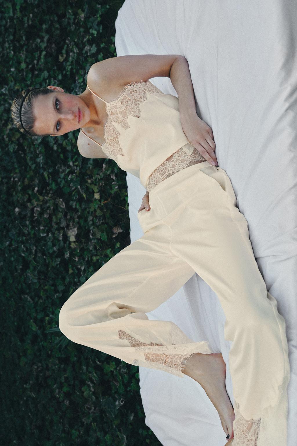 АТЛАСНЫЕ БРЮКИ С КРУЖЕВОМ