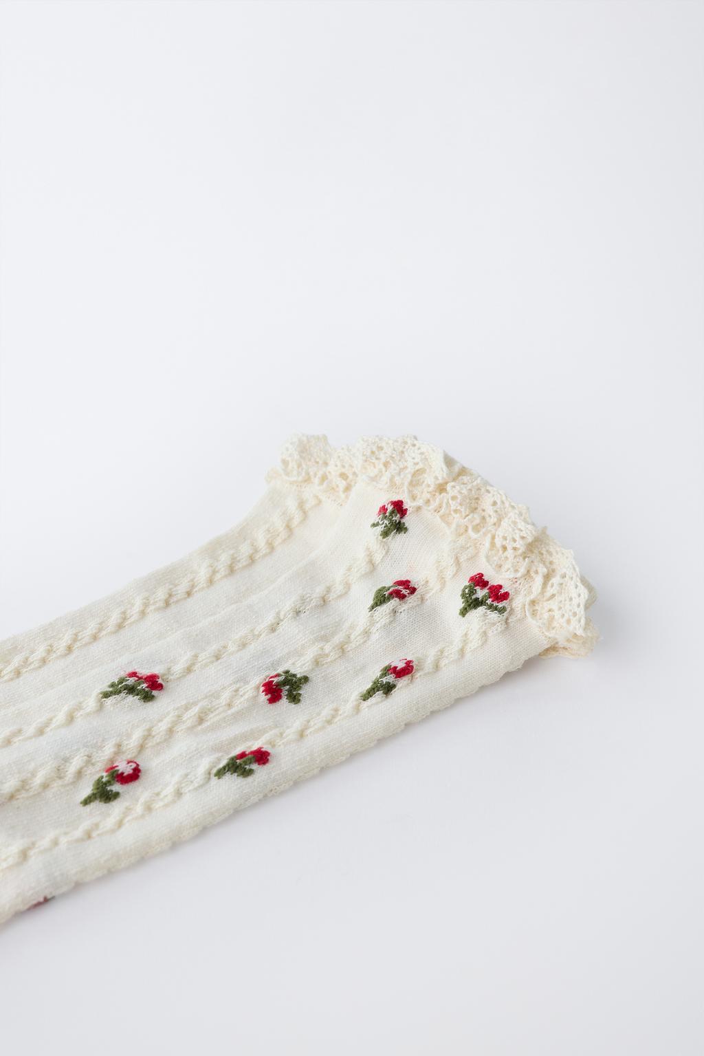 НОСКИ С РОМАНТИЧЕСКИМИ ВЫШИТЫМИ ЦВЕТАМИ И КРУЖЕВОМ