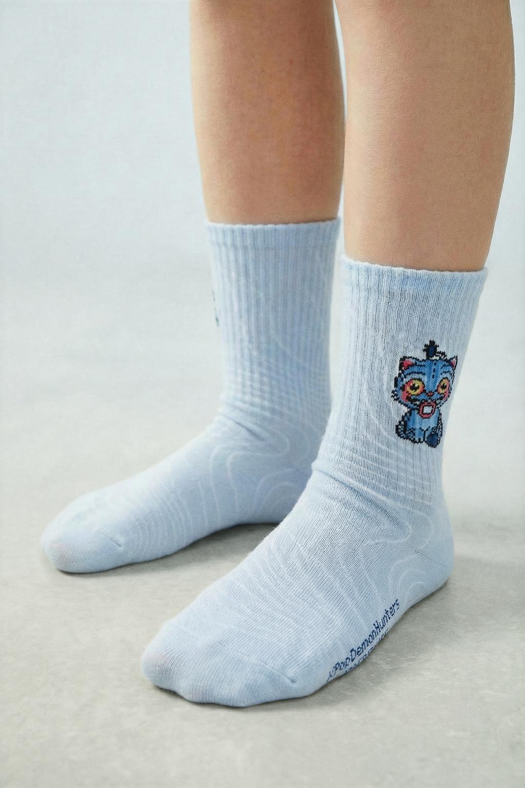 Набор из 2 пар носков zara средней посадки с принтом kpop demon hunters™ netflix ©