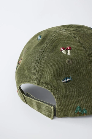 Кепка с эффектом потертости и вышивкой- Заказать в России