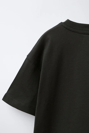 Футболка с неоновой надписью