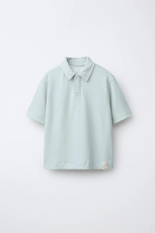 Комплект из футболки поло и шортов-бермуд из рельефной ткани- Заказать в России