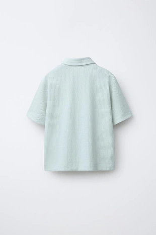 Комплект из футболки поло и шортов-бермуд из рельефной ткани- Заказать в России