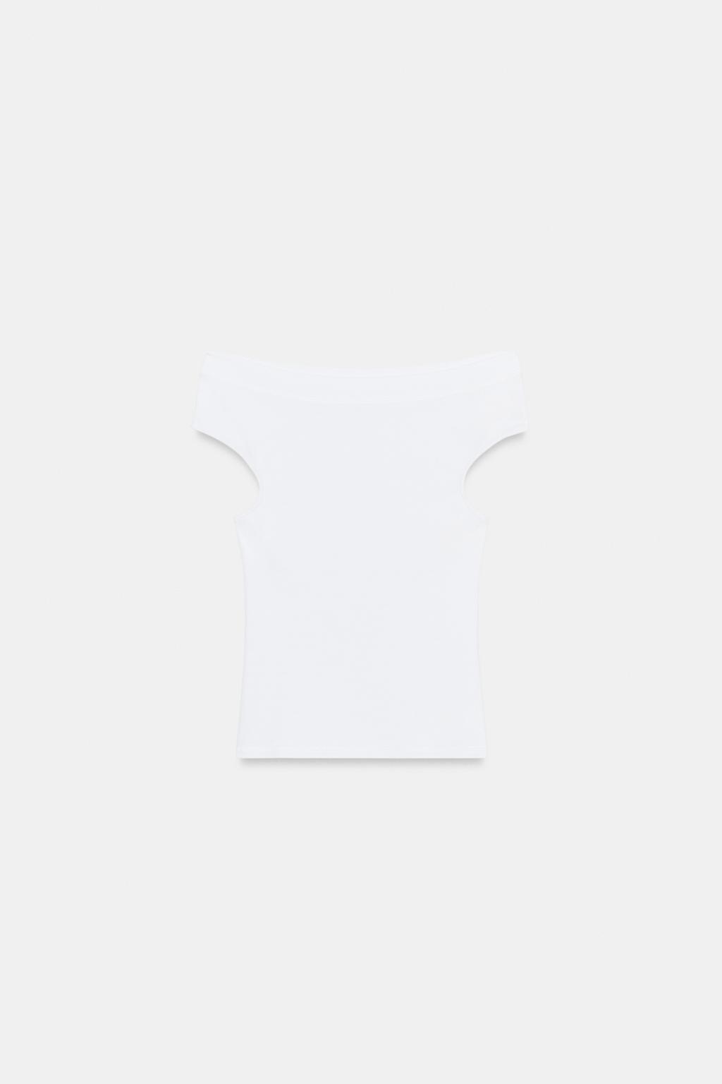 ФУТБОЛКА С ВЫРЕЗОМ «ЛОДОЧКА»