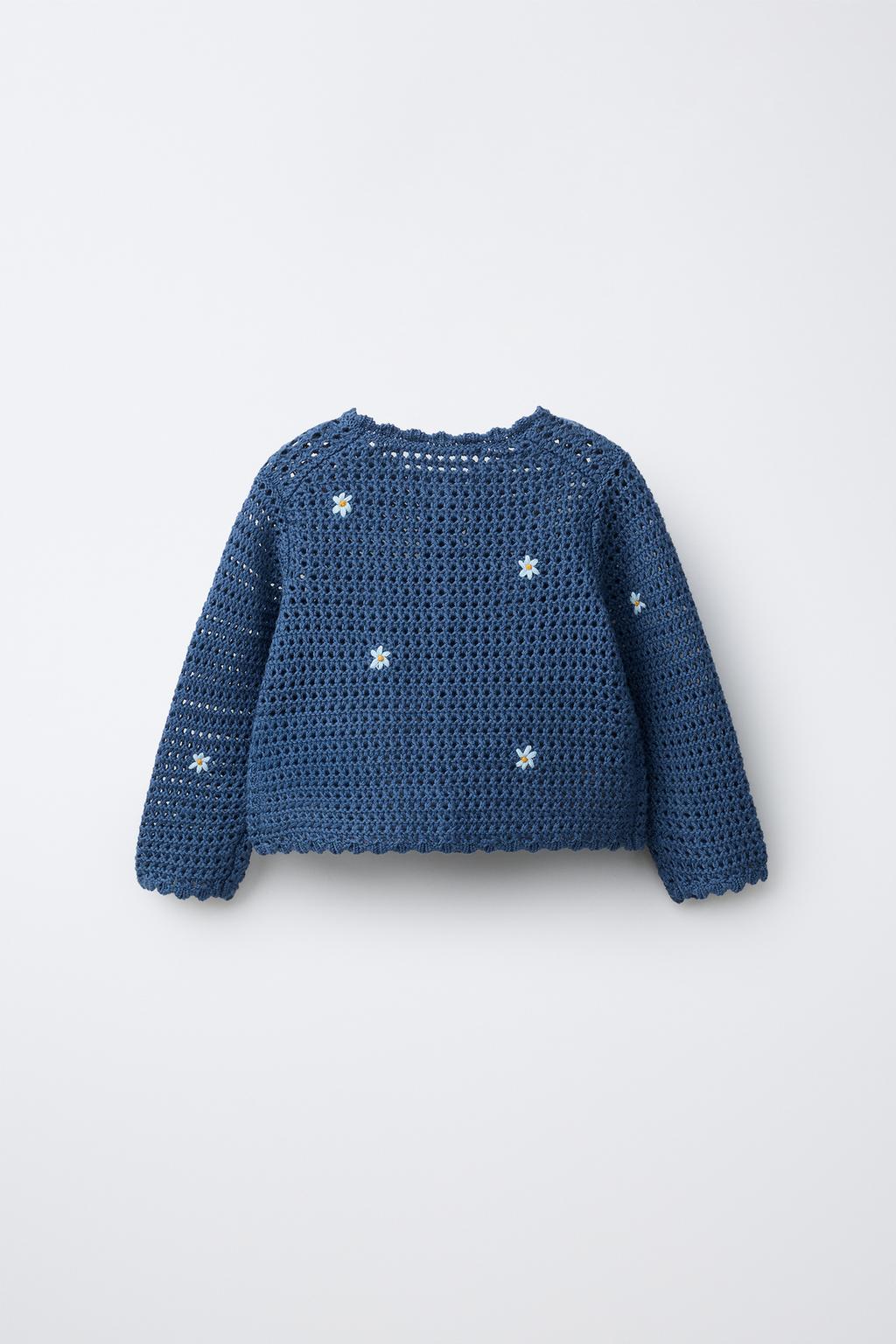 ВЯЗАНЫЙ КАРДИГАН С ВЫШИВКОЙ В ВИДЕ ЦВЕТОВ