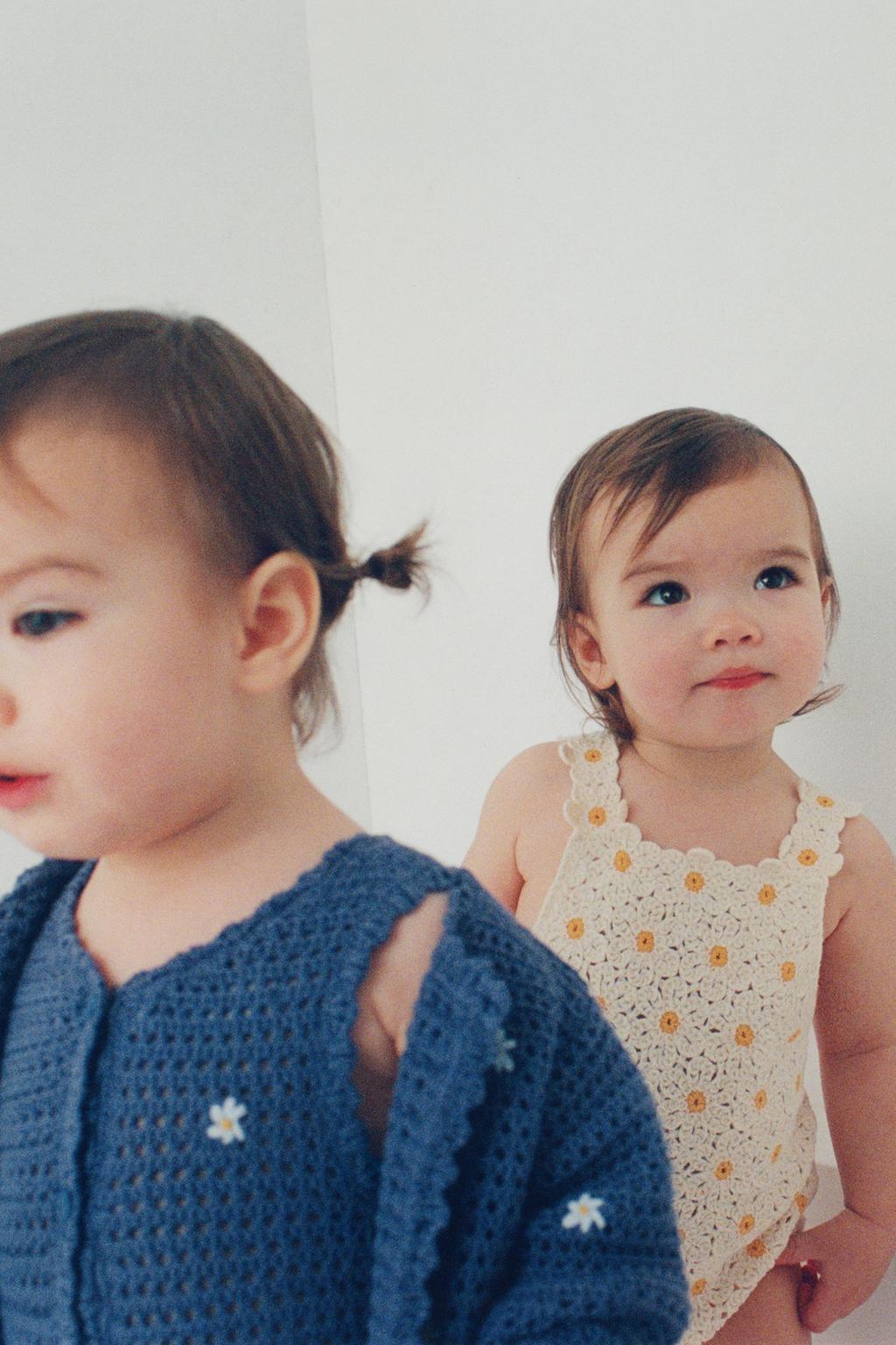 ВЯЗАНЫЙ КАРДИГАН С ВЫШИВКОЙ В ВИДЕ ЦВЕТОВ