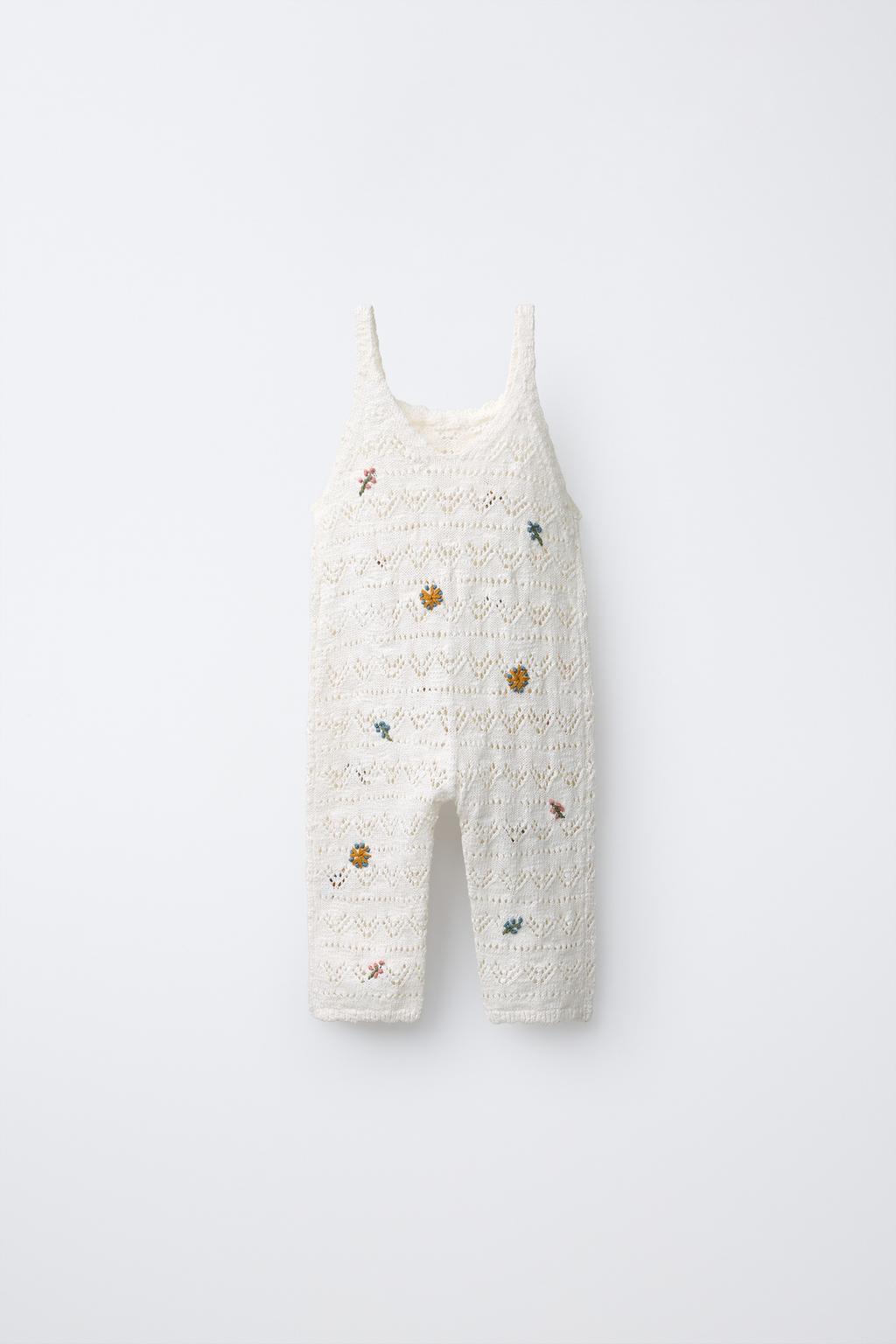 ТРИКОТАЖНЫЙ КОМБИНЕЗОН С ВЫШИТЫМИ ЦВЕТАМИ