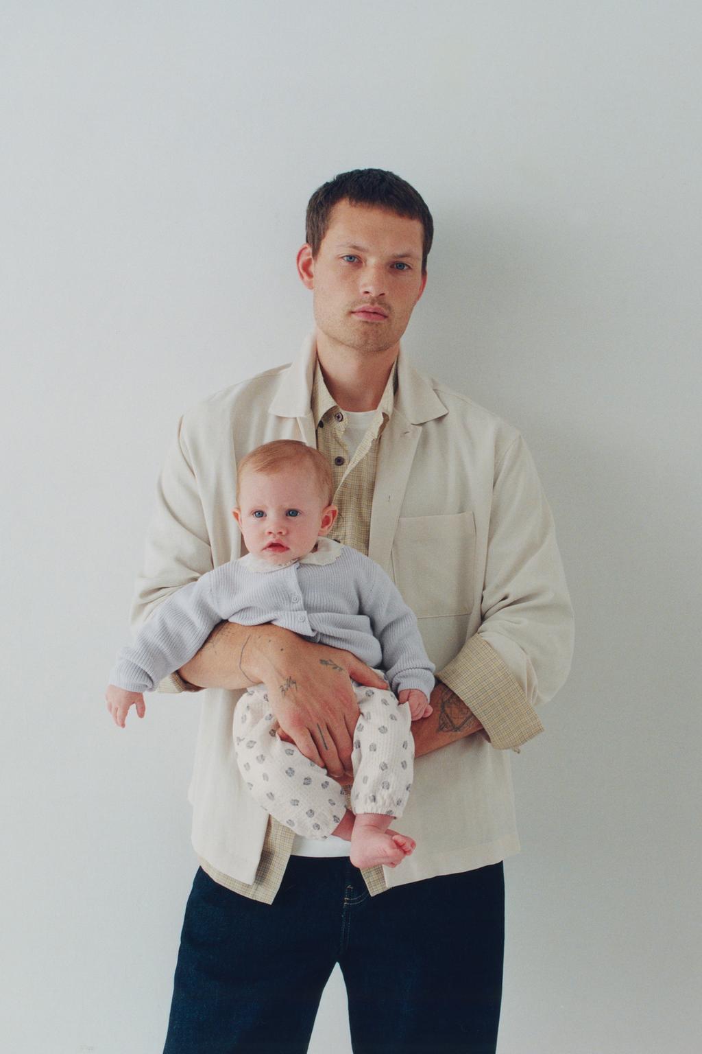 БРЮКИ ИЗ РЕЛЬЕФНОЙ ТКАНИ С ПРИНТОМ «КРОЛИКИ»