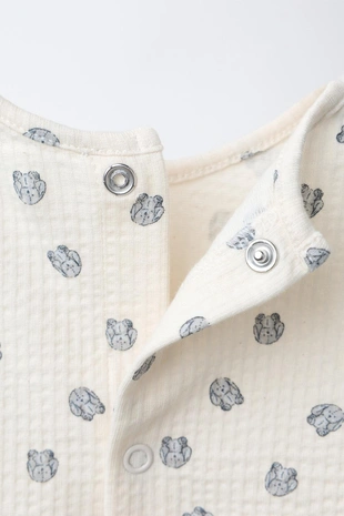 Футболка с текстурным рисунком «кролики»- Заказать в России