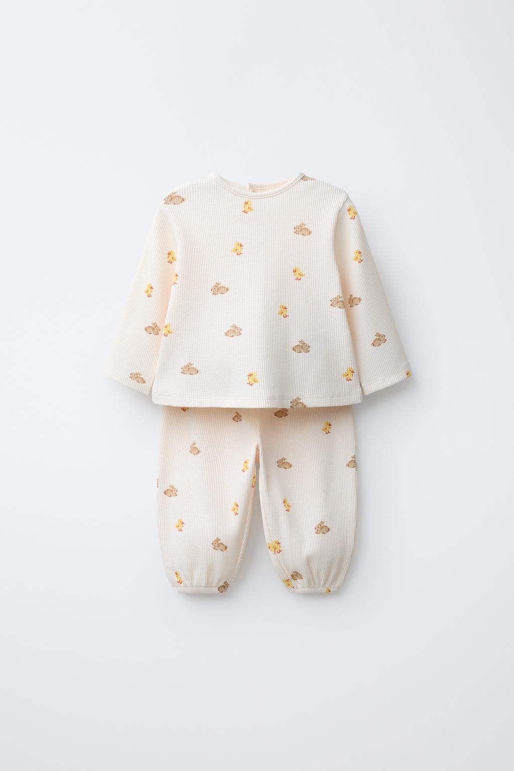 Набор с маечкой с текстурой и брюками с кроликом