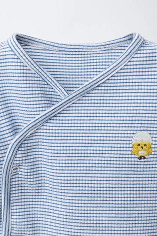 Комплект из футболки и брюк-шароваров в полоску с вышивкой цыпленка- Заказать в России