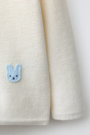 Свитер с нашивками «кролики»- Заказать в России