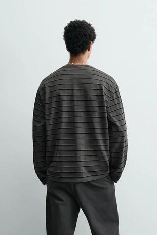 Жаккардовая футболка в полоску- Заказать в России