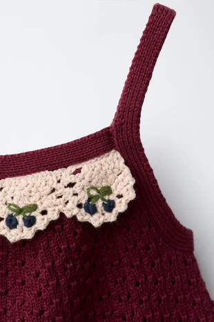 Топ из трикотажа с деталями кружева кроше- Заказать в России