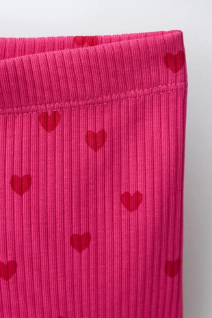 Комплект из футболки и легинсов-велосипедок с сердцами- Заказать в России