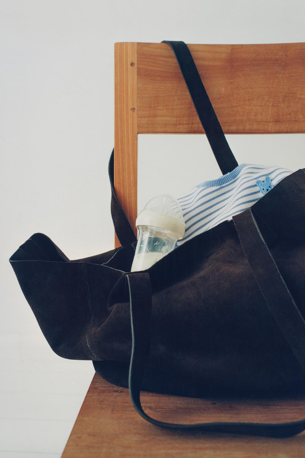 КОРОТКИЙ КОМБИНЕЗОН В ПОЛОСКУ С НАШИВКОЙ В ВИДЕ КРОЛИКА