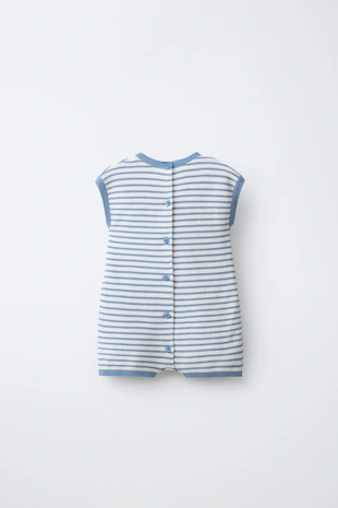 Короткий комбинезон в полоску с нашивкой в виде кролика- Заказать в России