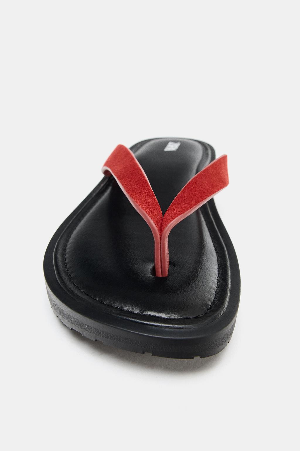 КОЖАНЫЕ САНДАЛИИ С КОНТРАСТНЫМИ ЭЛЕМЕНТАМИ