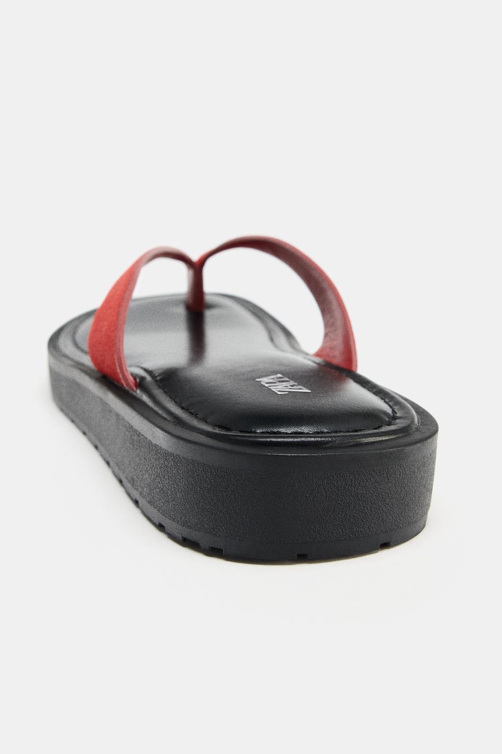 КОЖАНЫЕ САНДАЛИИ С КОНТРАСТНЫМИ ЭЛЕМЕНТАМИ