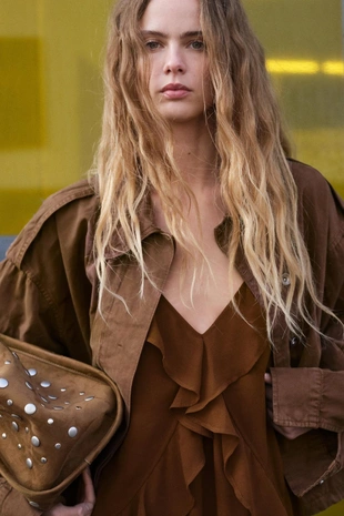 Короткое платье с воланами- Заказать в России