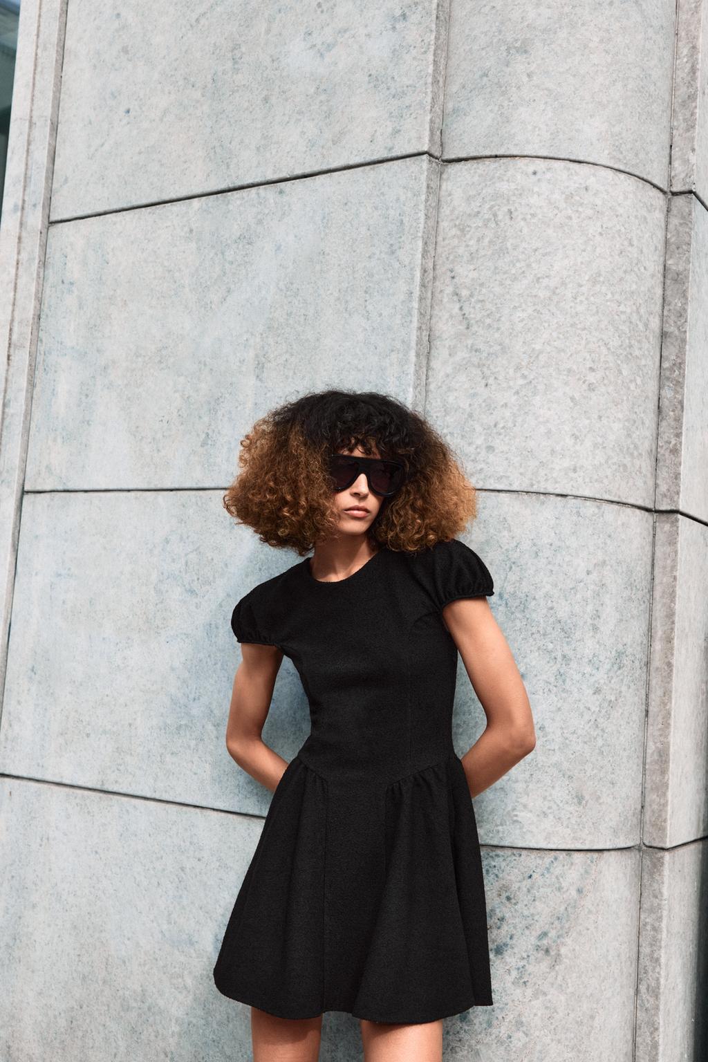 ПЛАТЬЕ ИЗ БУКЛЕ С ОБЪЕМНЫМИ РУКАВАМИ