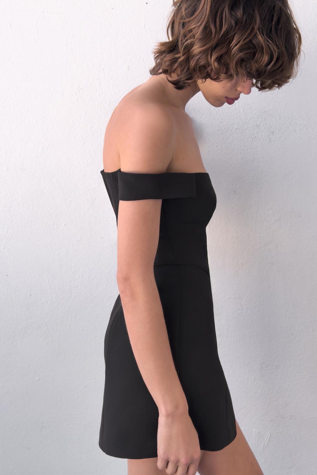 КОРОТКОЕ ОБЪЕМНОЕ ПЛАТЬЕ