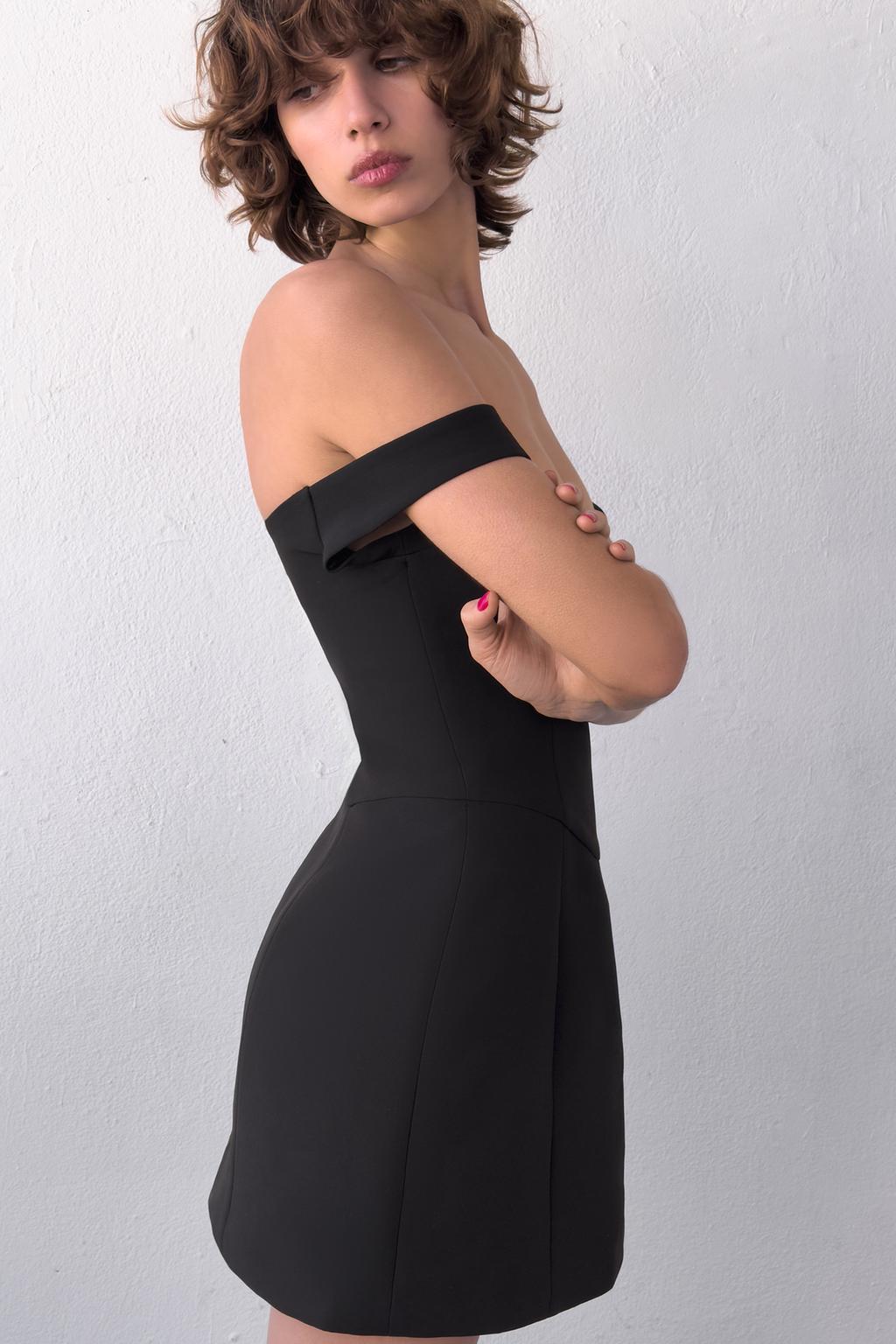 КОРОТКОЕ ОБЪЕМНОЕ ПЛАТЬЕ