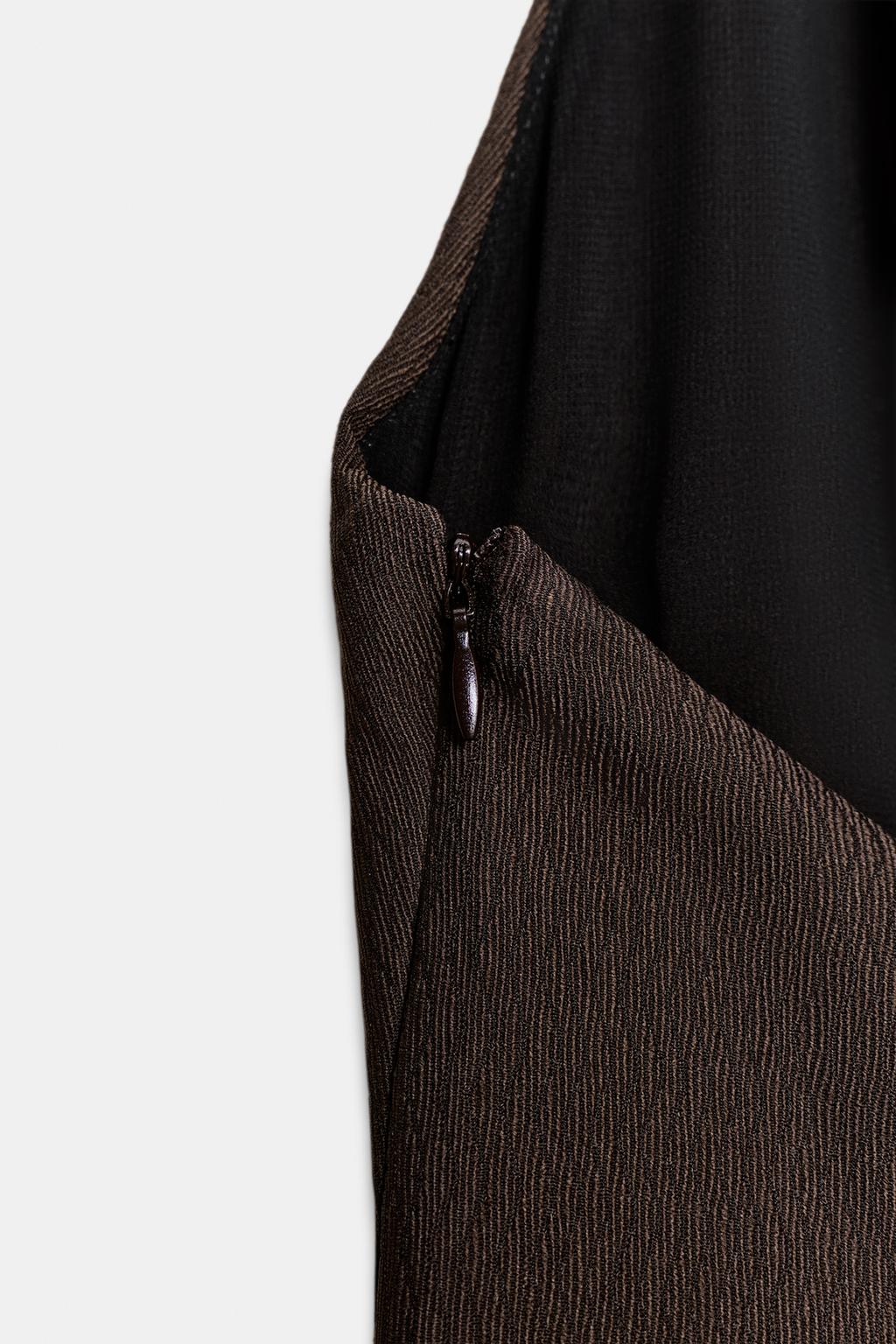 ПЛАТЬЕ-КОМБИНАЦИЯ С ГОРЛОВИНОЙ ХАЛТЕР