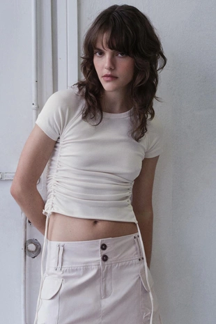 Футболка с регулируемыми сборками- Заказать в России