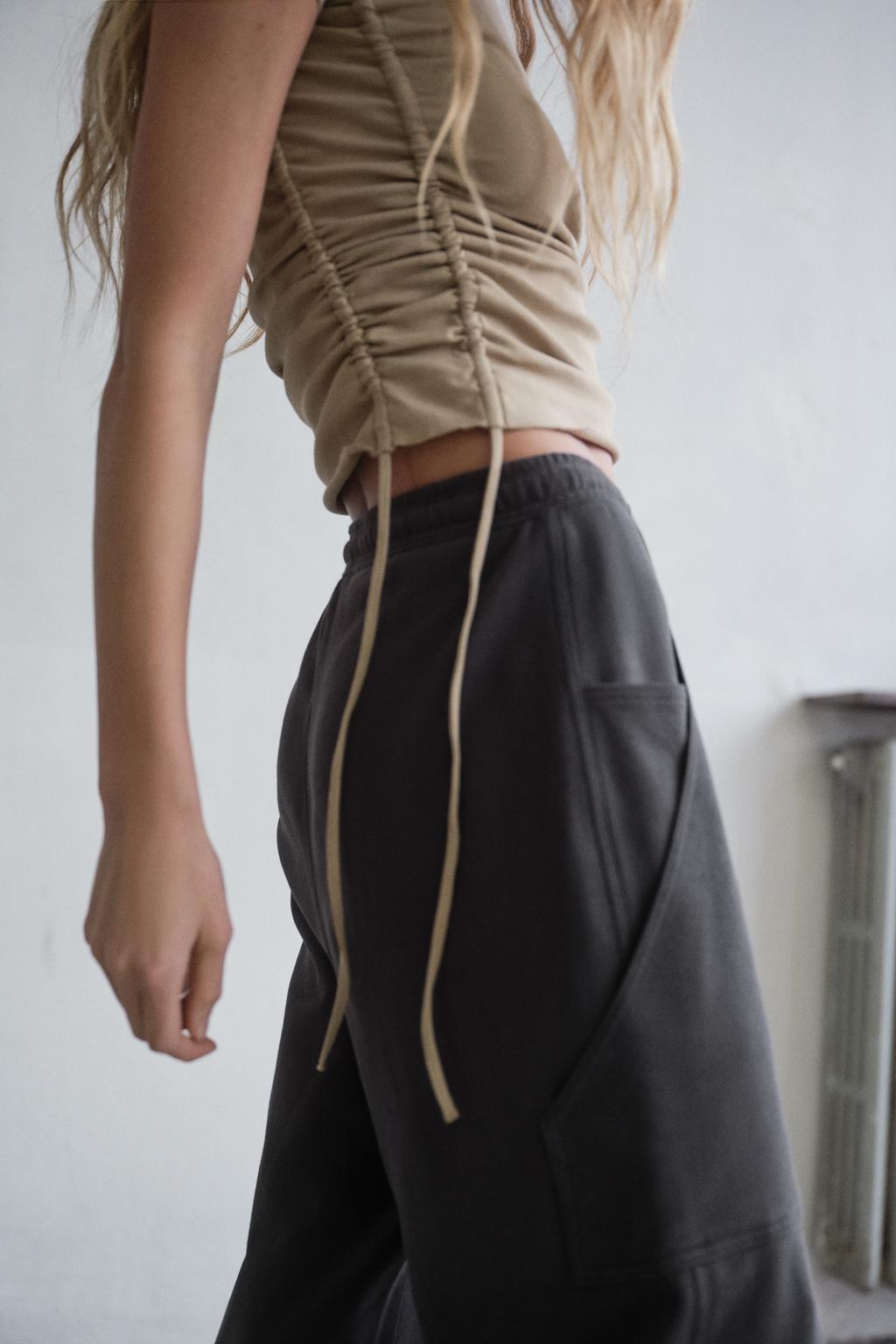 ФУТБОЛКА С РЕГУЛИРУЕМЫМИ СБОРКАМИ