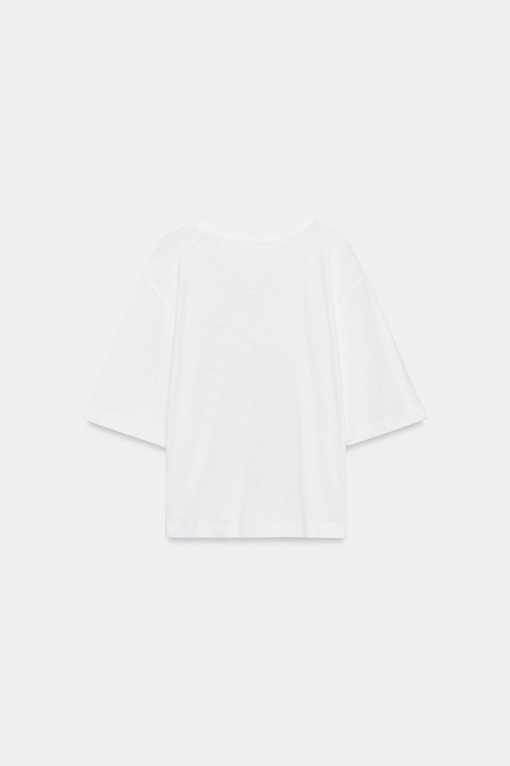 ФУТБОЛКА С V-ОБРАЗНЫМ ВЫРЕЗОМ