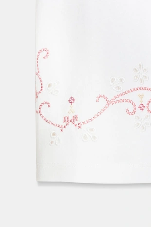 Футболка с контрастной вышивкой- Заказать в России