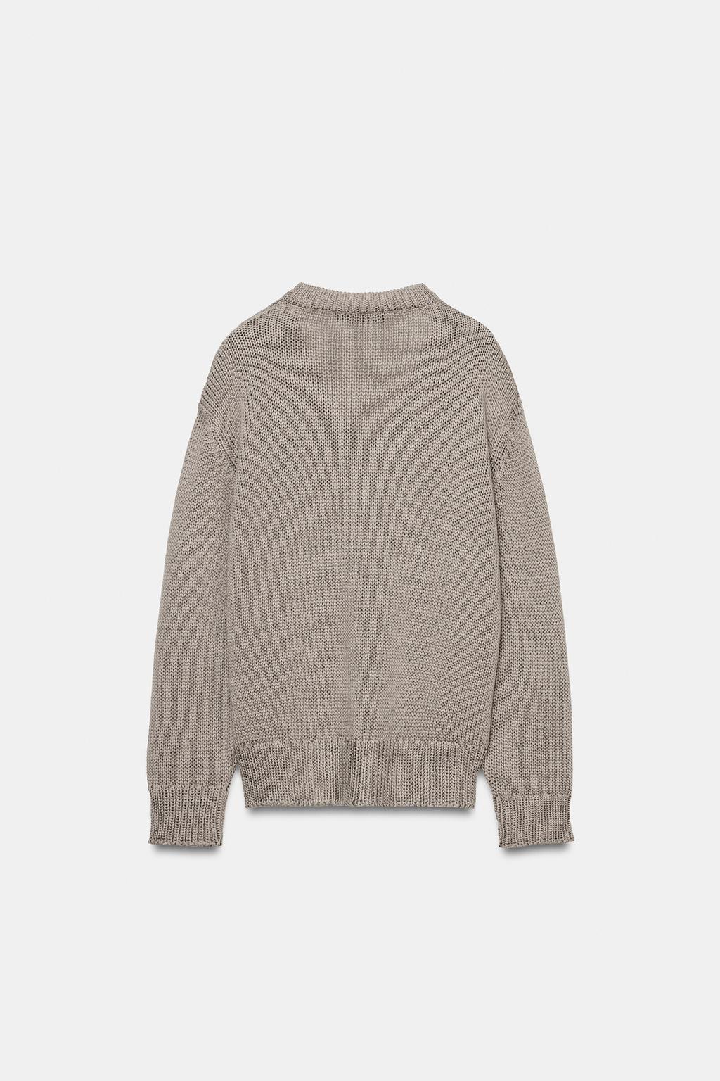 СВИТЕР КРУПНОЙ ВЯЗКИ С V-ОБРАЗНЫМ ВЫРЕЗОМ