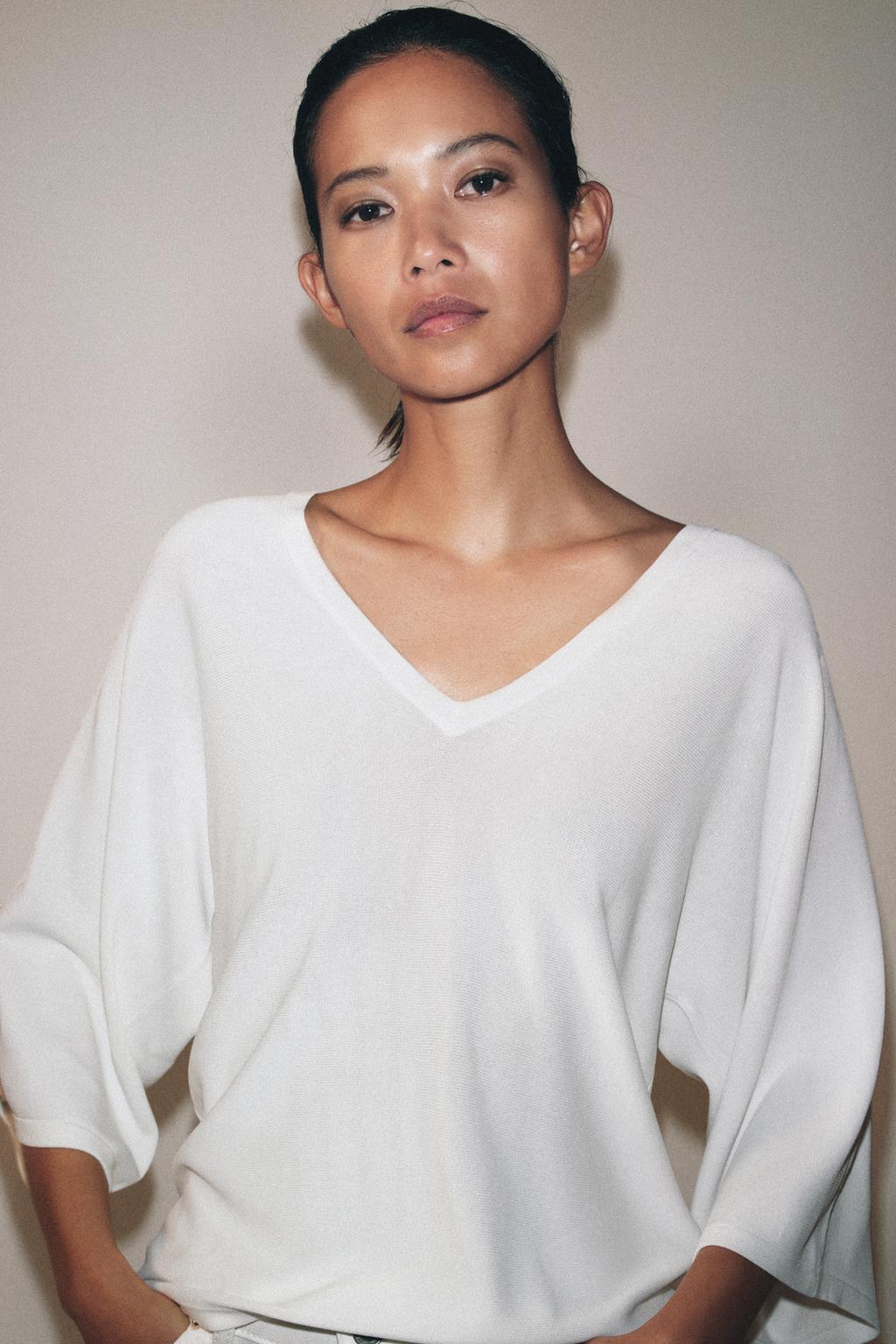 СВОБОДНЫЙ ДЖЕМПЕР С V-ОБРАЗНЫМ ВЫРЕЗОМ