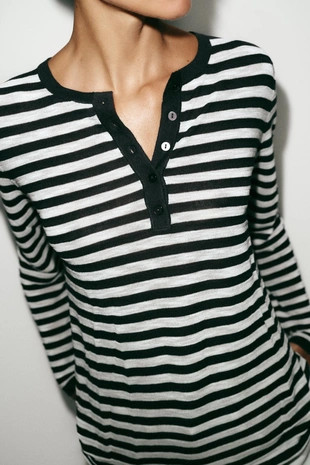 Свитер в полоску с пуговицами- Заказать в России