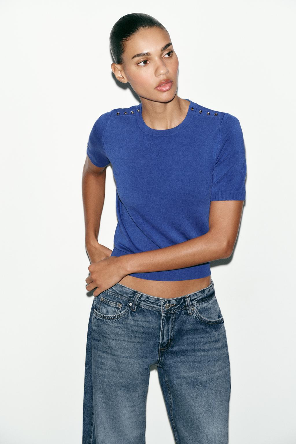 БАЗОВЫЙ ТРИКОТАЖНЫЙ ДЖЕМПЕР С КОРОТКИМИ РУКАВАМИ