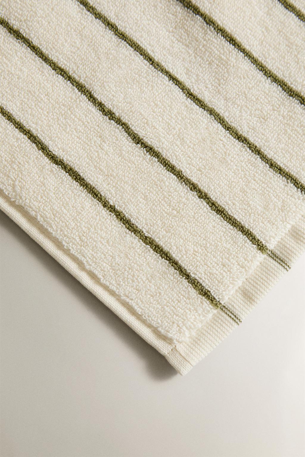 Полосатое банный полотенце