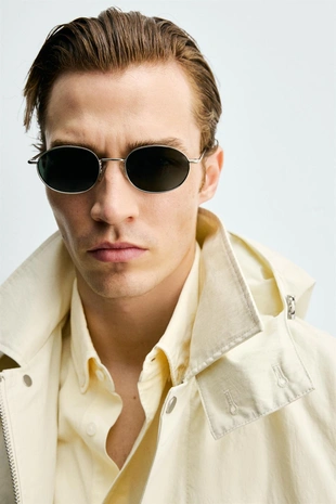 Укороченная парка из высокотехнологичной ткани с капюшоном- Заказать в России