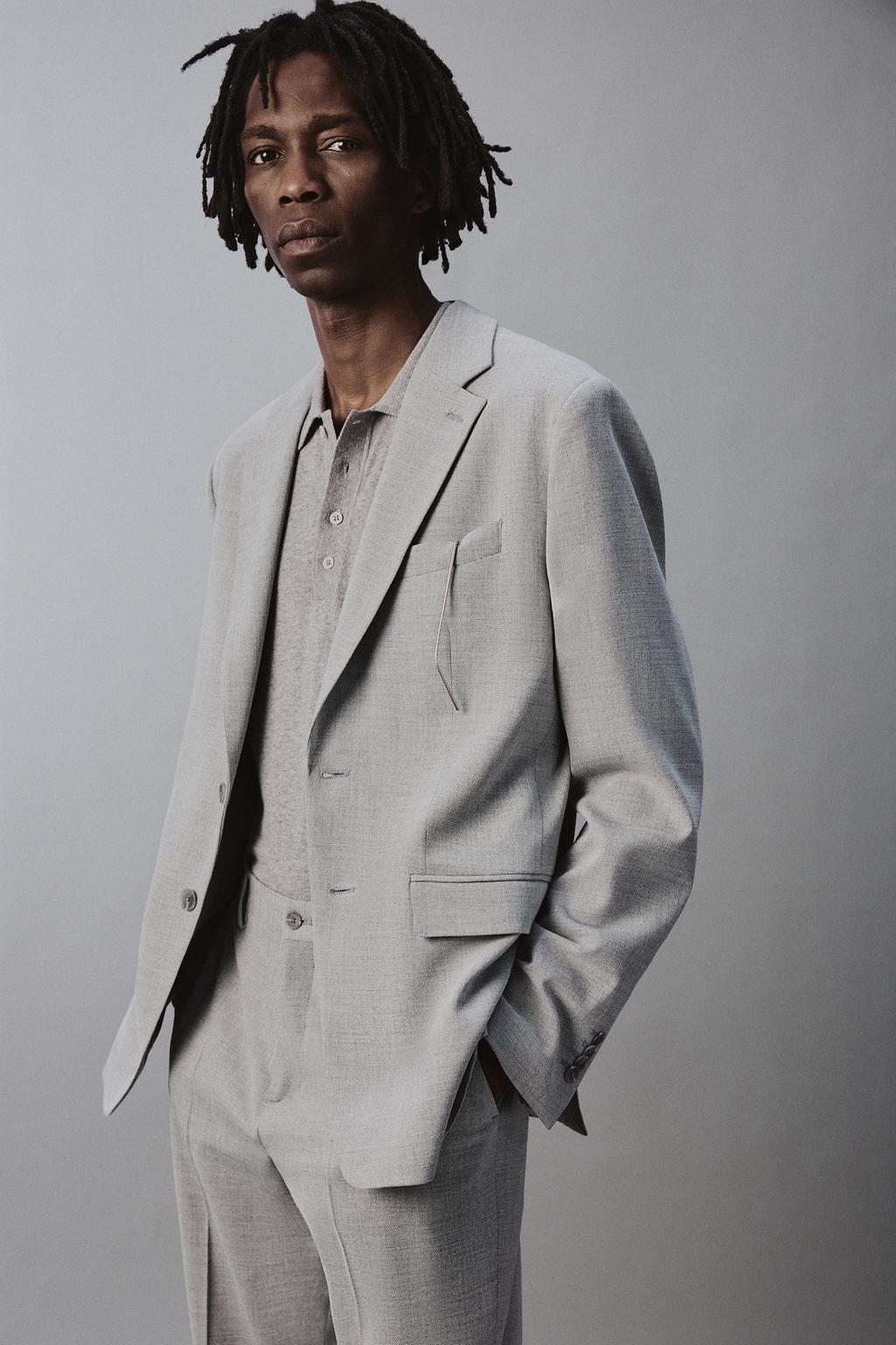 КОСТЮМНЫЙ БЛЕЙЗЕР ИЗ РЕЛЬЕФНОЙ ТКАНИ