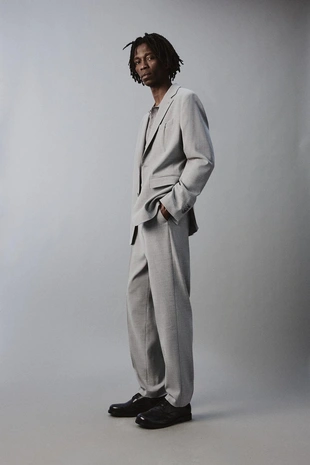 Костюмный блейзер из рельефной ткани- Заказать в России